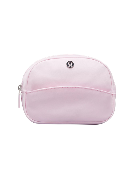 Lululemon makeup 2024 bag set